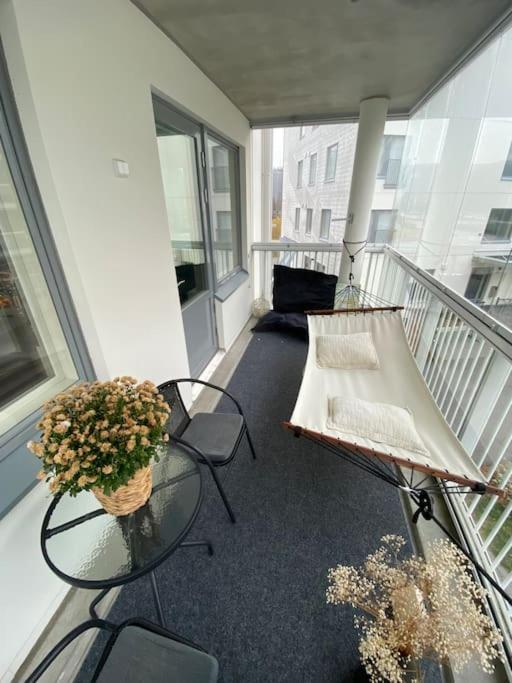 Modern Two Bedroom Apartment Near Helsinki Airport Вантаа Екстериор снимка