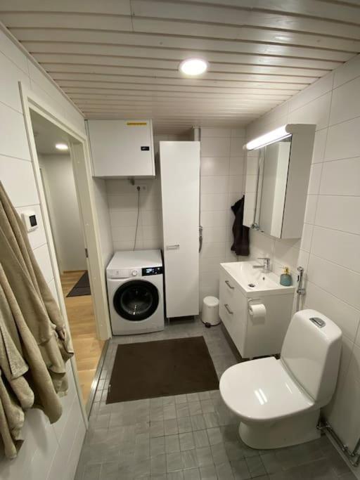 Modern Two Bedroom Apartment Near Helsinki Airport Вантаа Екстериор снимка